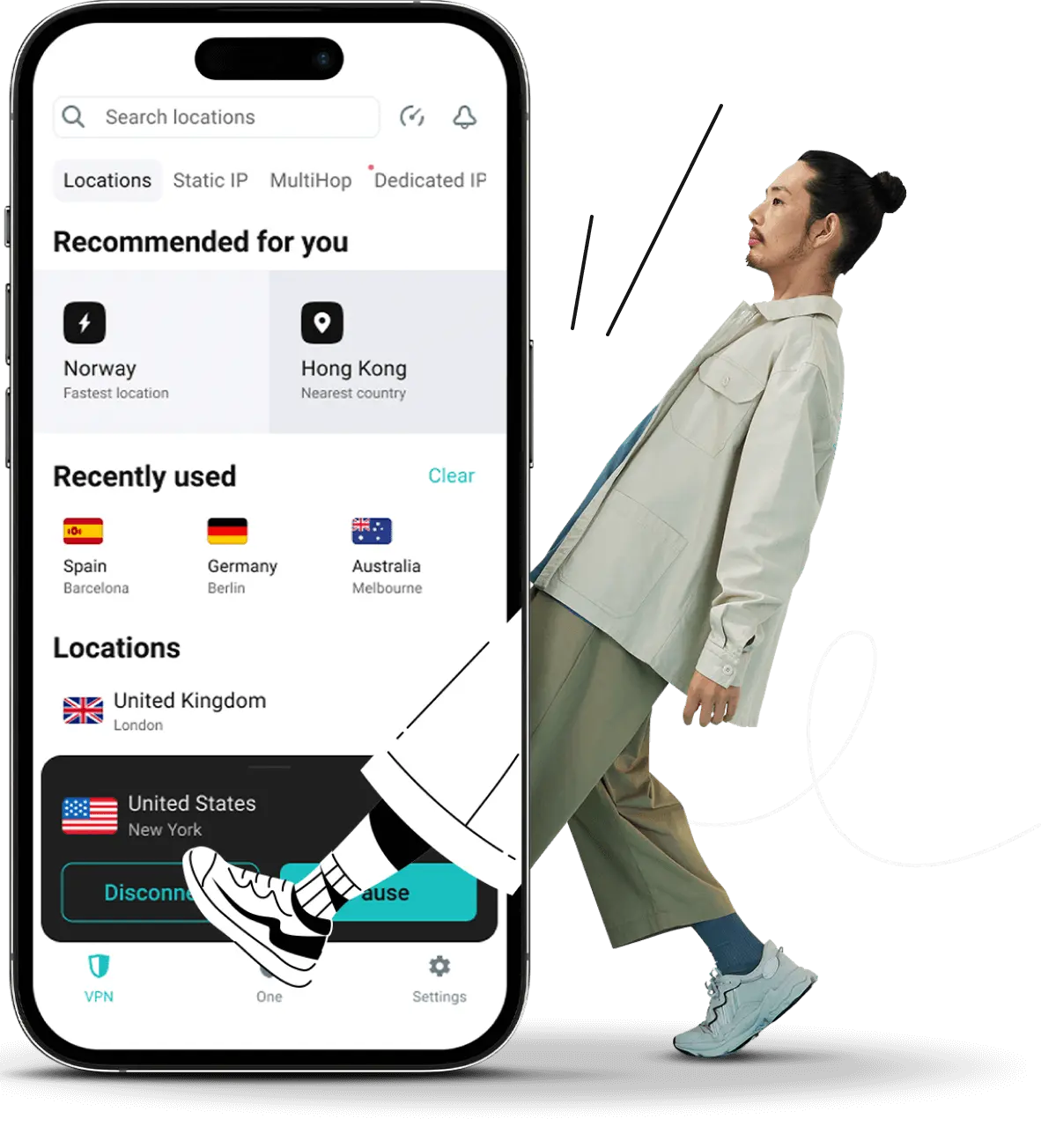 一个人即将进入带有XMA应用程序的手机屏幕。